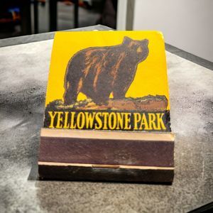 Vintage Yellow Stone Park Company Grizzley Brown Bear Matchbook Unstruck